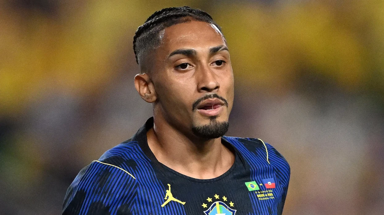 Federata Braziliane e Futbollit konfirmon trajtim intensiv për Raphinha me shpresë rikthimi gjatë fazës me eliminim direkt në Kupën e Botës 2026.
