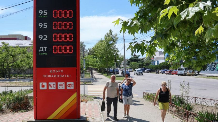 Krima mbetet pa karburante për qytetarët, sulmet ukrainase intensifikojnë krizën