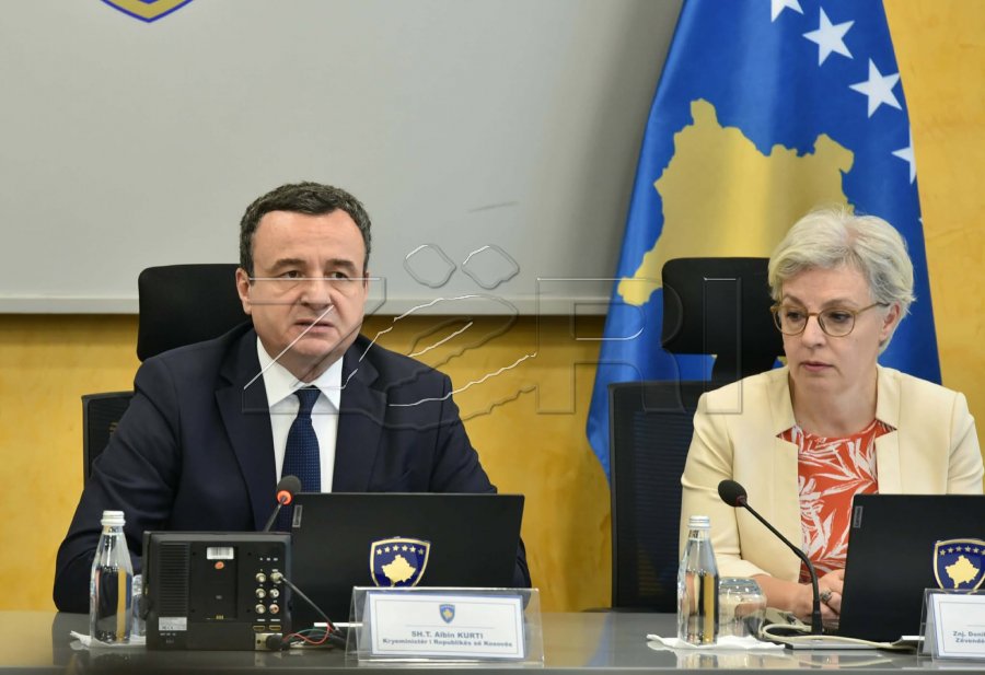 Qeveria në detyrë ka miratuar pezullimin e përkohshëm të tarifave të regjistrimit në Odën e Avokatëve të Kosovës deri në vendimin përfundimtar të gjykatës.