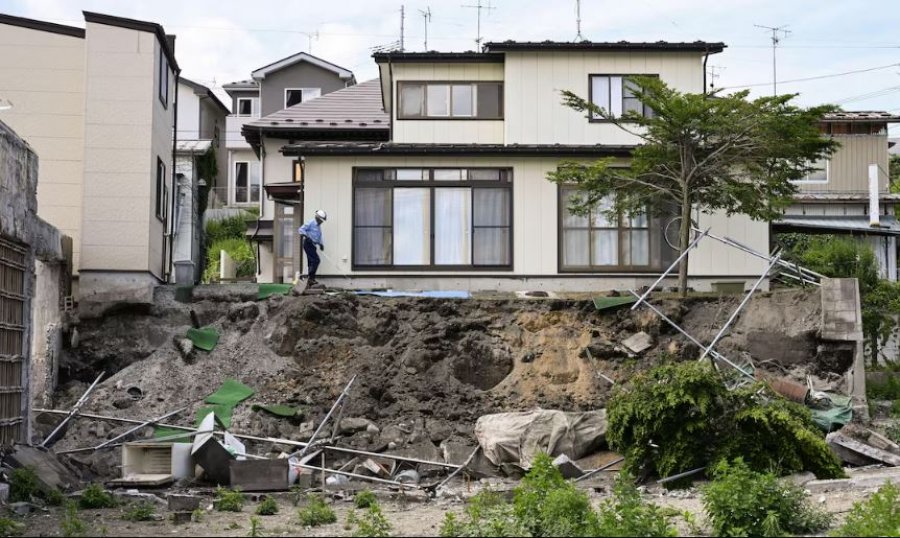 Agjencia Meteorologjike e Japonisë rriti magnitudën e tërmetit në 7.2 nga 6.9 ballë.