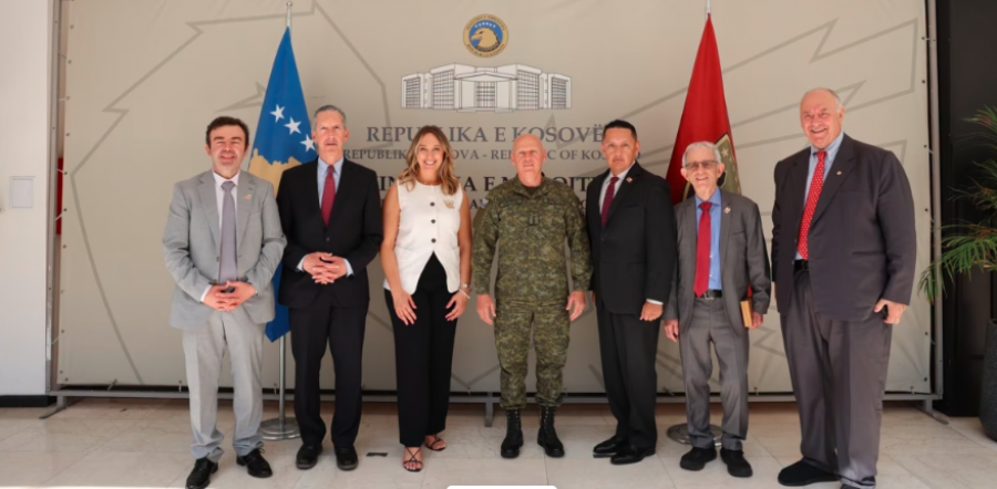 Miqësia Kosovë-SHBA forcohet përmes bashkëpunimit ushtarak dhe strategjik