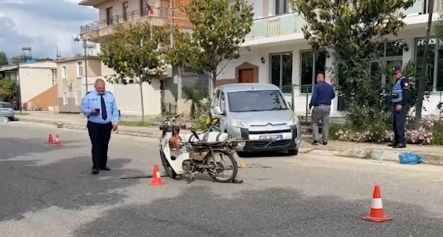 Përplasje e fortë në Fier-Roskovec, drejtuesi i motorit në gjendje kritike