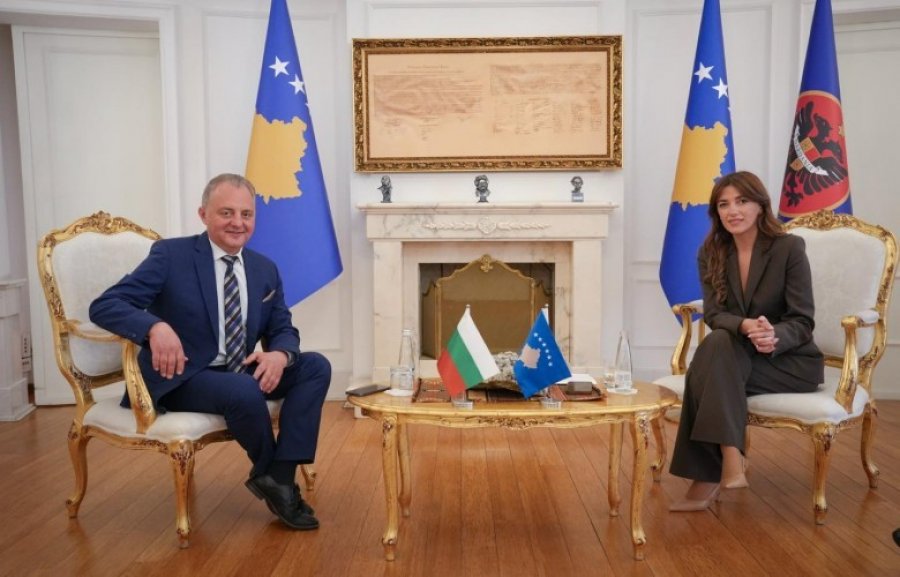 Haxhiu dhe ambasadori bullgar diskutojnë për bashkëpunimin rajonal dhe perspektivën evropiane të Kosovës