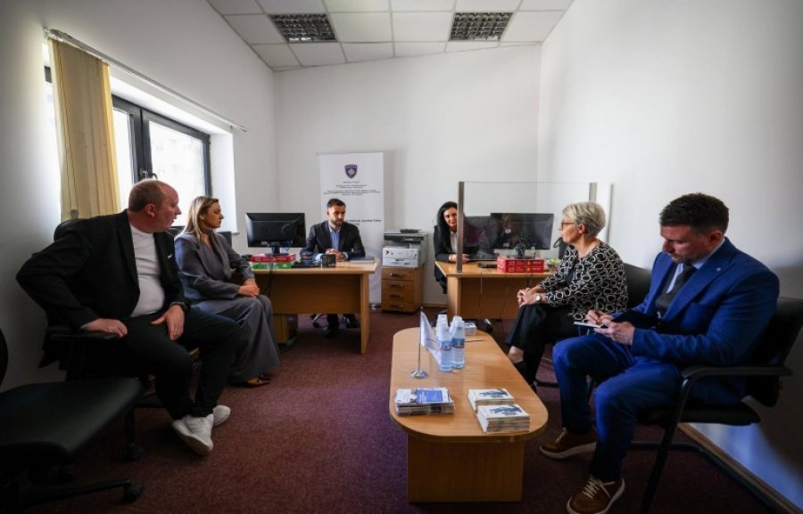 Donika Gërvalla thekson rëndësinë e ndihmës juridike falas për barazinë në drejtësi