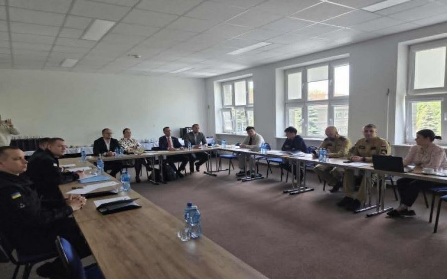 Eksplorimi i përvojave polake nga Akademia e Kosovës për Siguri Publike
