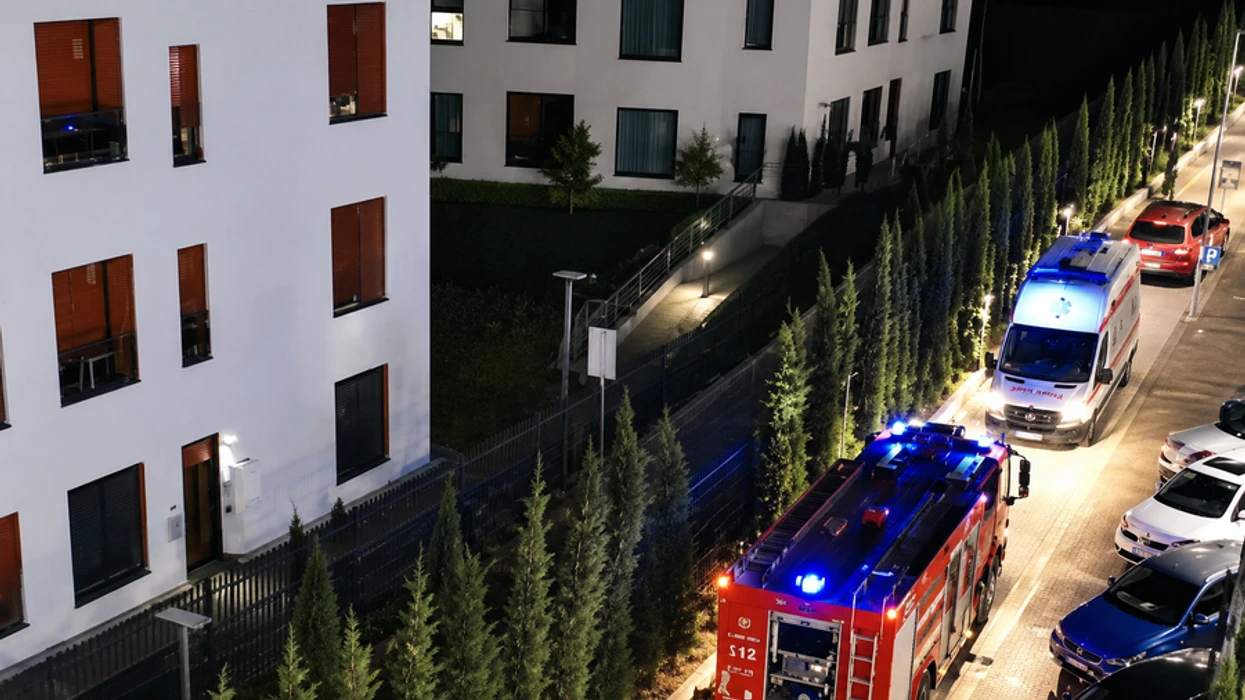 Flakët në pallatin e Tiranës: Evakuim dhe një grua në spital nga asfiksia