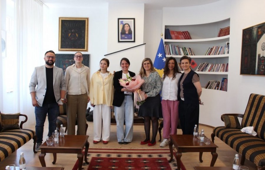 Suksesi ndërkombëtar i filmit “Dua” dhe pritja nga ministrja Bogujevci