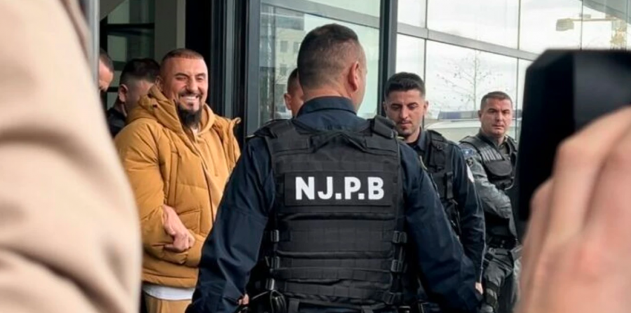 Apeli i Kosovës ka konfirmuar dënimet për Dibran Hoxhajn dhe tre të tjerë në rastin “Kobra City”, duke zbutur dënimin për Roland Susurin nga 7 në 5 vjet burgim.