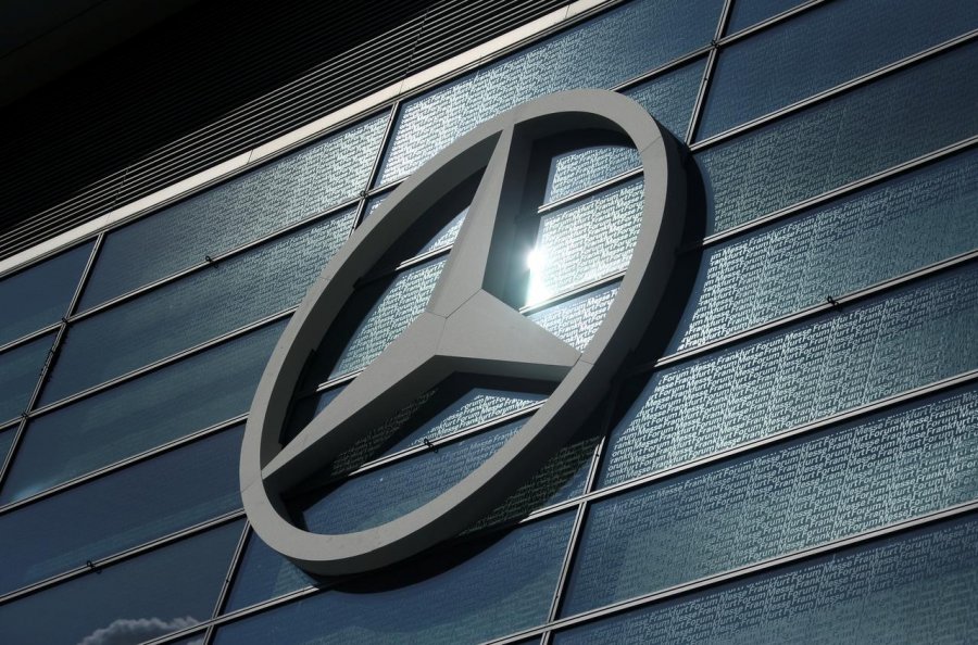 Djegiet e pazakonta nga logoja AMG çojnë Mercedes në gjyq