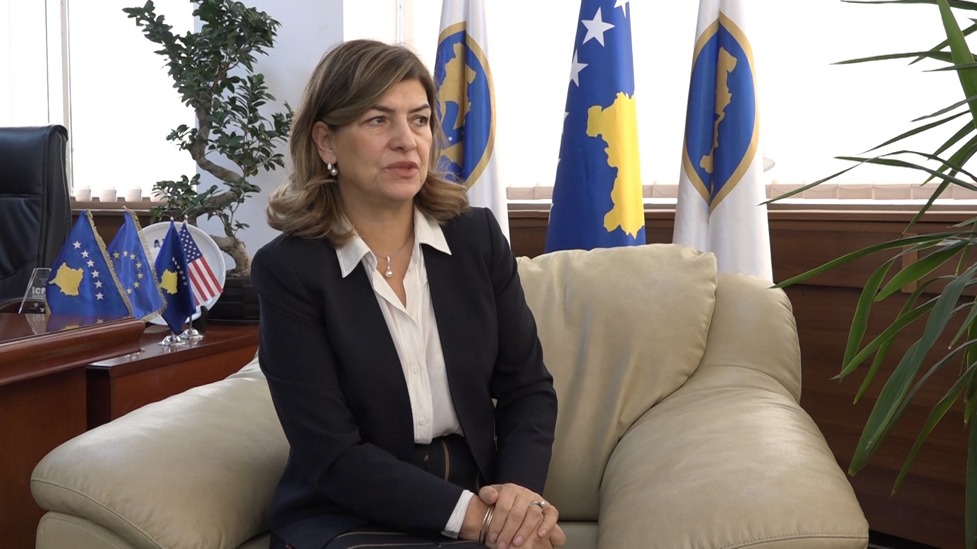 Konflikti i hapur mes Valdete Dakës dhe Vjosa Osmanit për shkarkimin politik