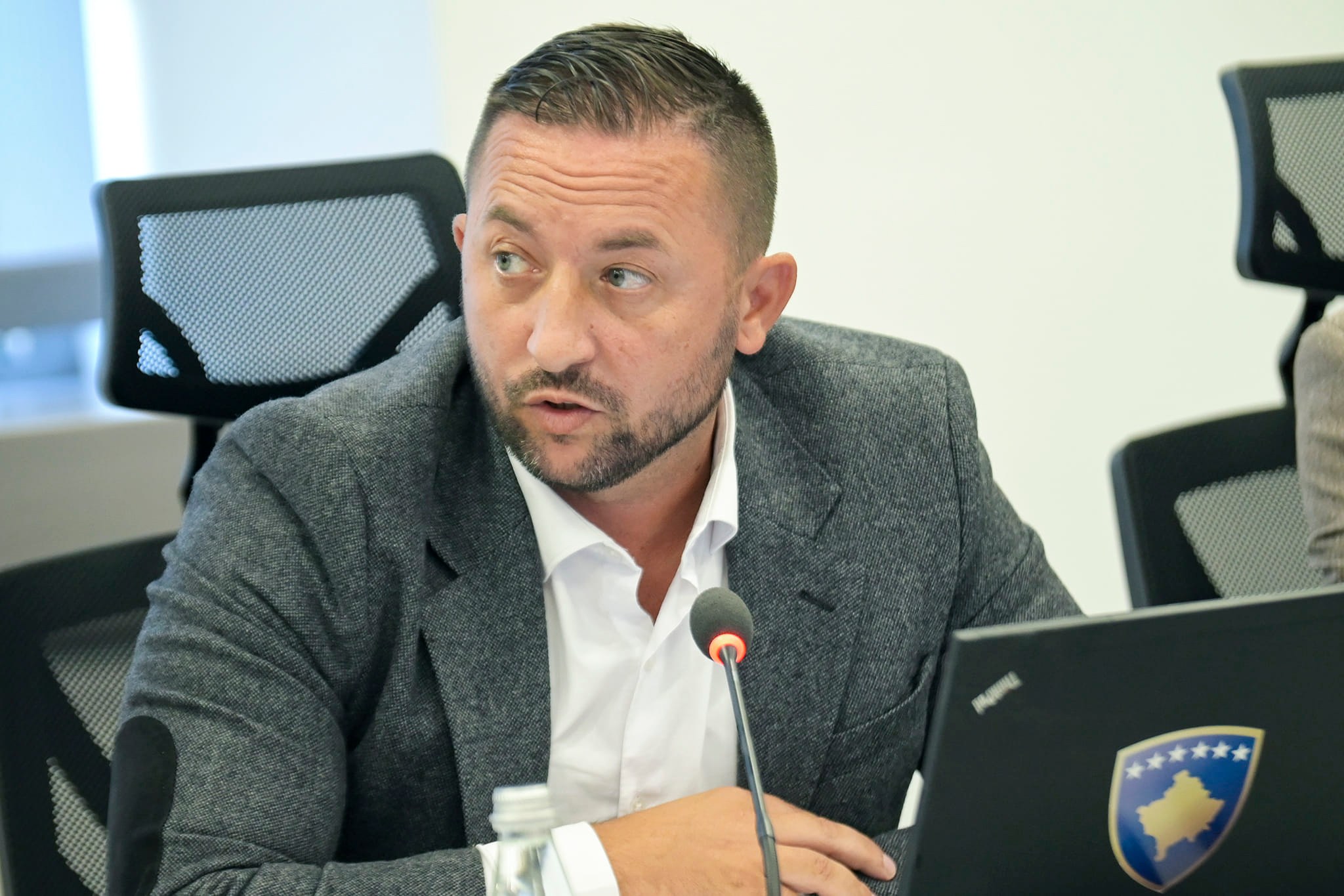 Historianët propozojnë Armend Mehajn për President të Kosovës