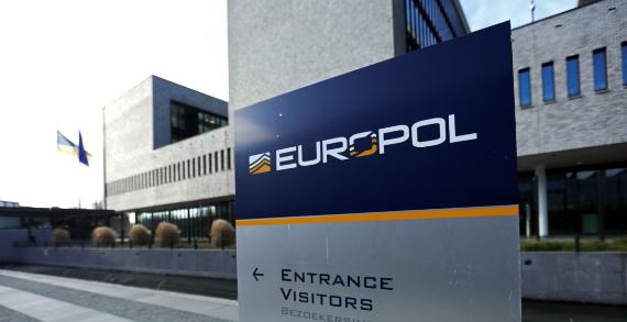 Europol shkatërron rrjetin ndërkombëtar të trafikimit të emigrantëve në Ballkan