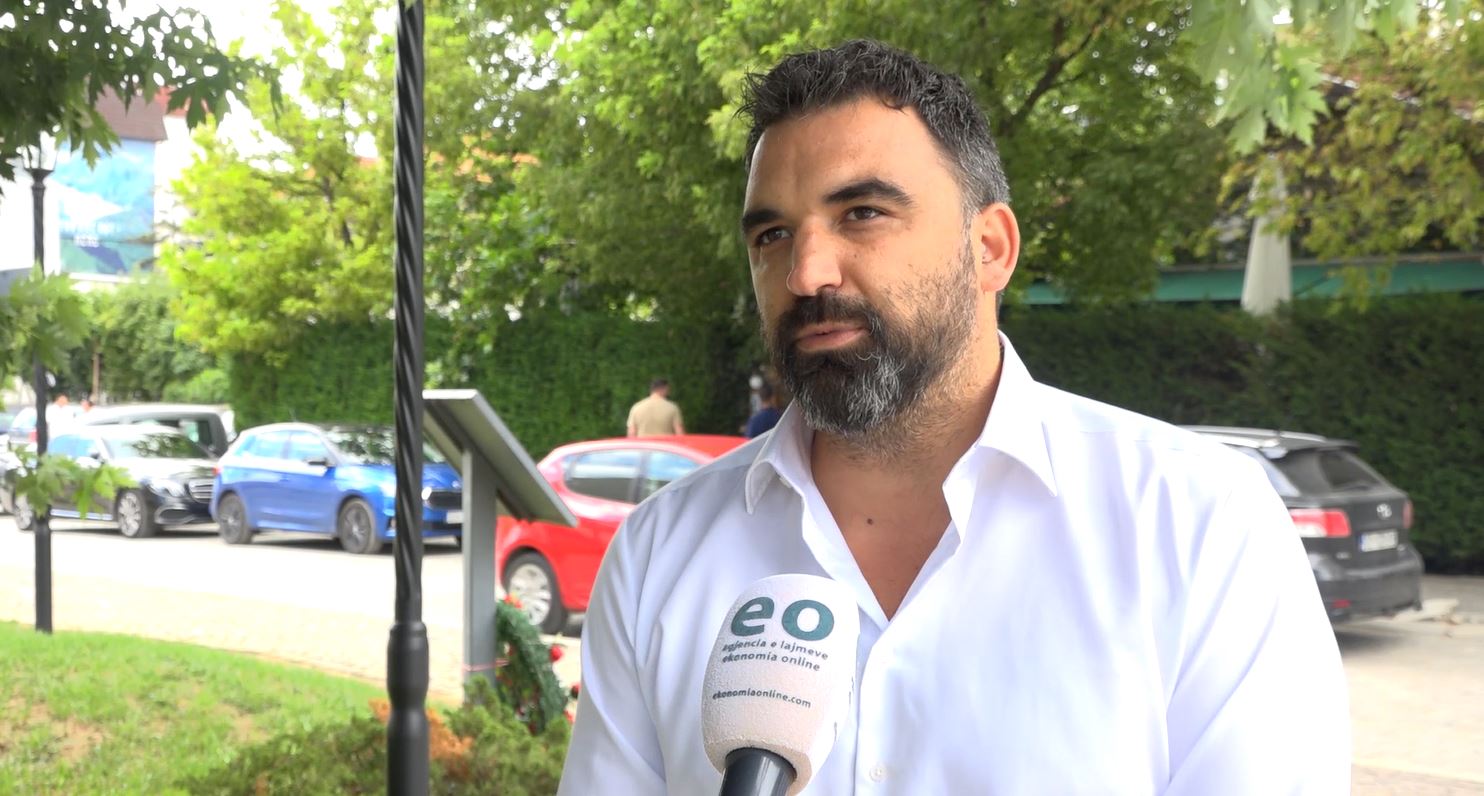 Përplasja e fortë mes Mehmetajt dhe Gjinovcit për UÇK-në dhe akuzat historike