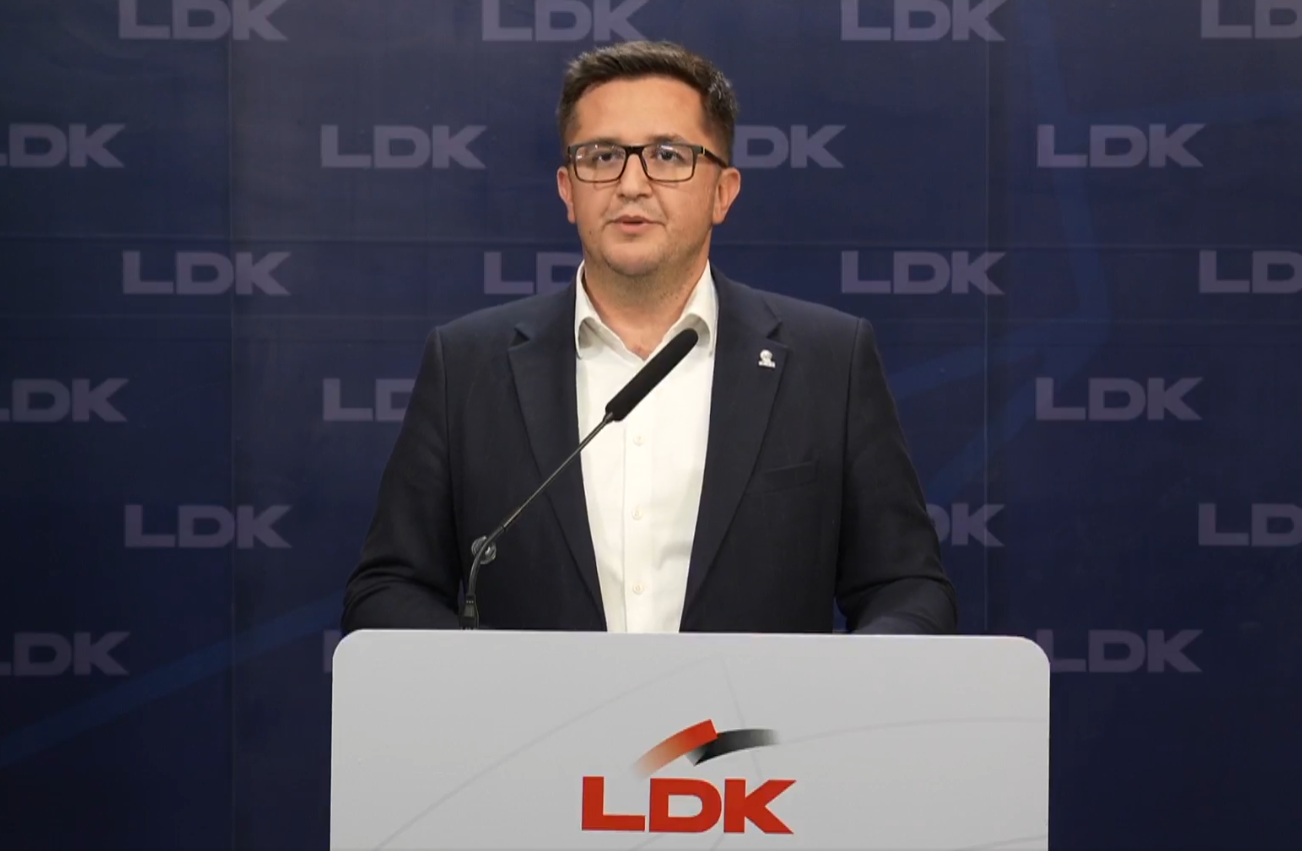 Sveçla njohu me vendim dokumentet serbe në Kosovë dy ditë pas pranimit të tyre nga Kurti.