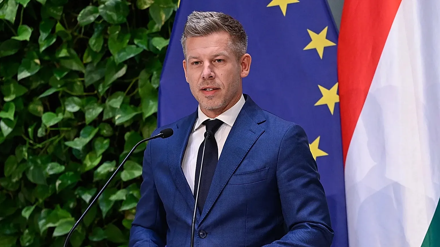 Qeveria e re e Hungarisë nën drejtimin e Peter Magyar ka propozuar një amendament kushtetues që kufizon mandatin e kryeministrave në maksimum tetë vjet.