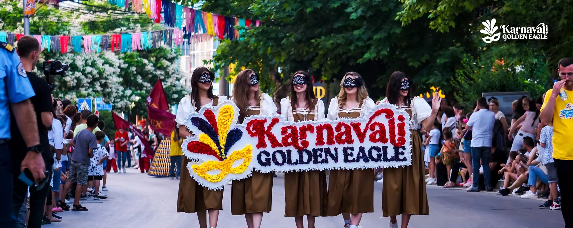 Atmosfera e zjarrtë e natës së dytë në Karnavalin Golden Eagle në Suharekë