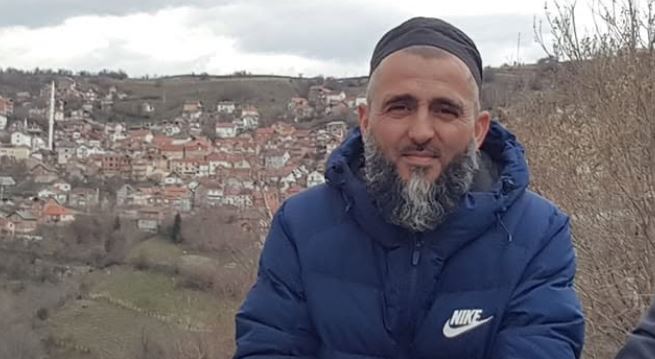 E dyshuar edhe nëna e dorasit në vrasjen e imamit në Dragash, sipas hetimeve të reja.