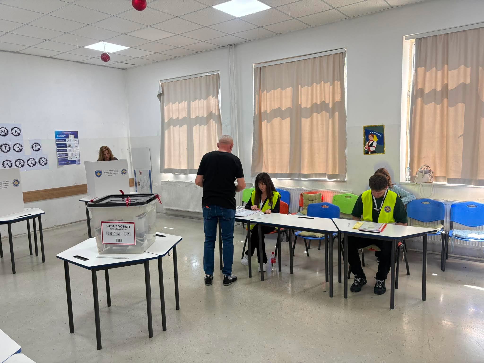 Pjesëmarrje e dobët në zgjedhjet në shkollën “Faik Konica” në Prishtinë