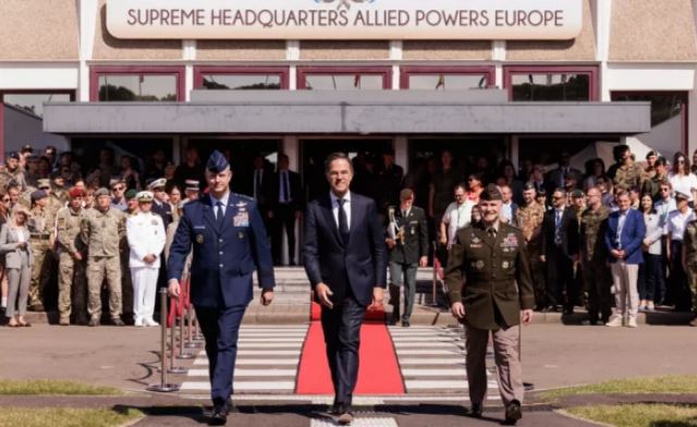 NATO planifikon ndryshime në praninë ushtarake në Kosovë, por mbetet e gatshme për çdo skenar