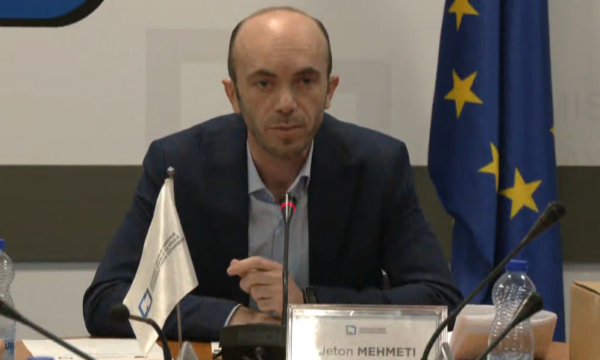 Rritet presioni ndaj gazetarëve në Kosovë, shqetësime për lirinë e medias