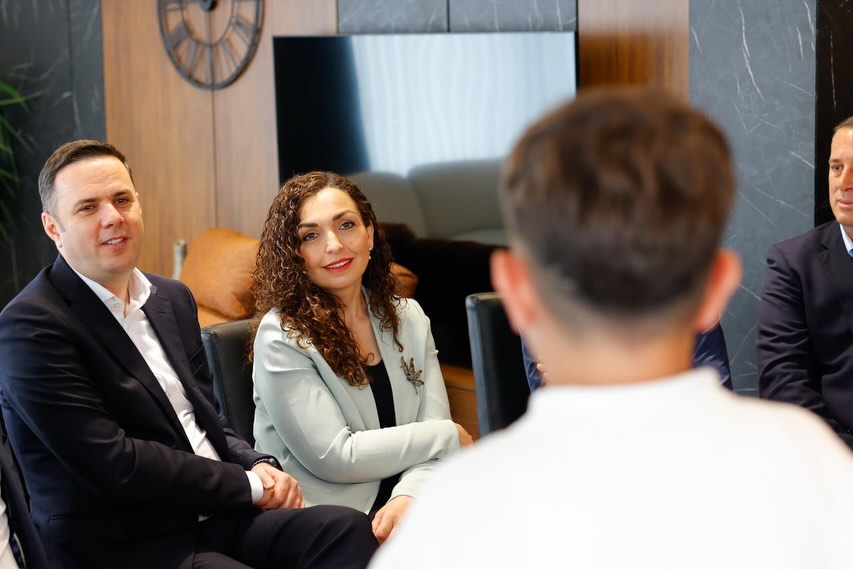 Bashkëpunimi dhe mikpritja që forcojnë rrugën e Kosovës