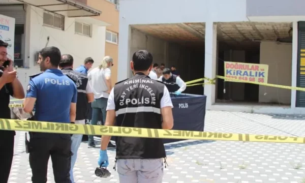 Babai ish-polic vret djalin pas një sherri për para në Turqi