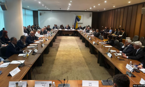 Përplasjet dhe pritshmëritë për pasardhësin e Schmidtit në Bosnje e Hercegovinë