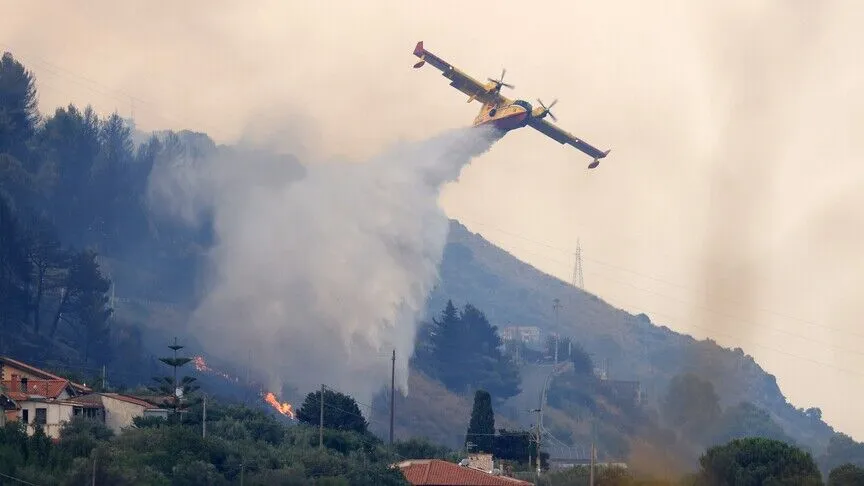 Italia dërgon avion zjarrfikës për të ndihmuar në shuarjen e zjarreve në Tunizi