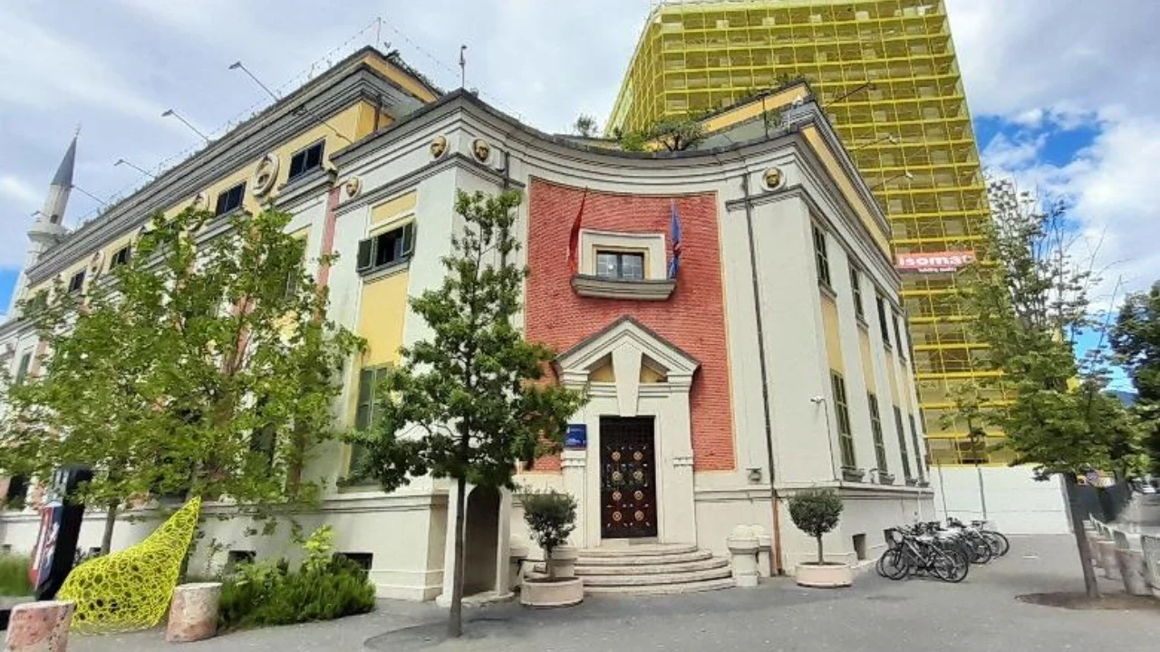 Kontroll i thelluar i SPAK në Bashkinë e Tiranës, sekuestrim dokumentesh në vazhdim