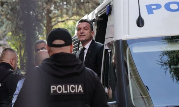 Kushtetuesja rrëzon padinë e Erion Veliajt për gjykimin ndaj dosjes së SPAK.
