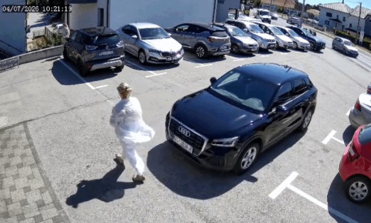 Audi nis vetë rrugën dhe përfundon në murin e një shtëpie në Zagreb