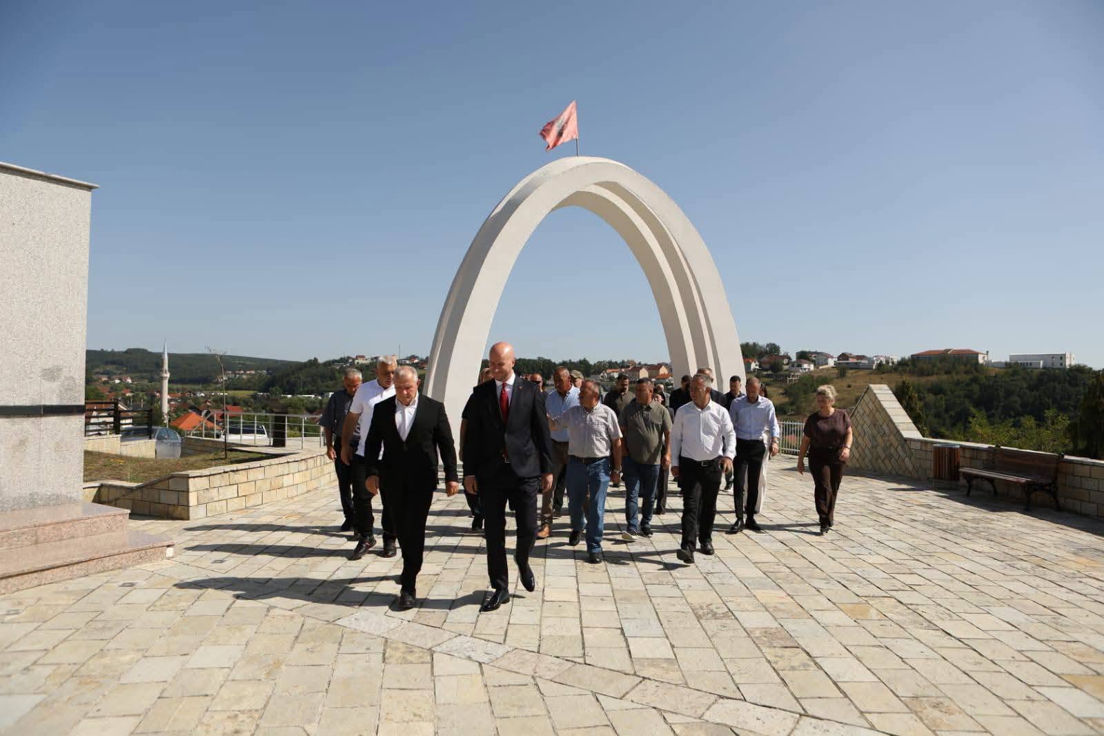 Homazhe në Shtime për Ditën e Dëshmorëve, një kujtim i sakrificës për liri