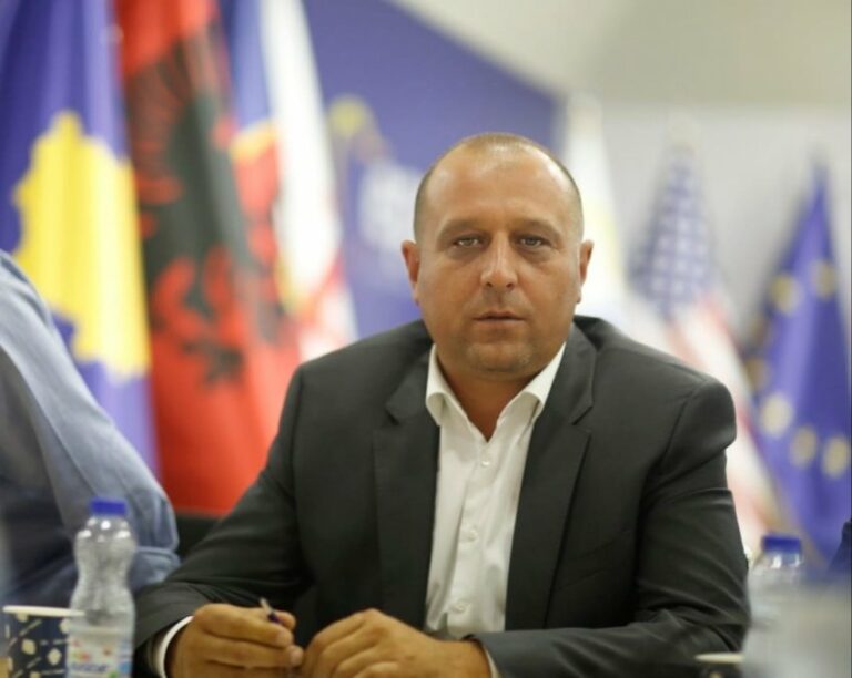 LDK në krizë: Tri faktorët që po trondisin partinë