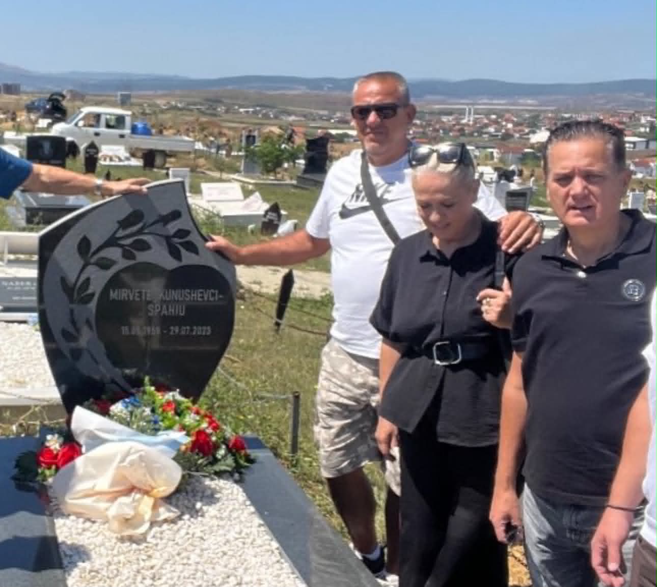 Gili përkujton motrën e ndjerë në përvjetorin e tretë të ndarjes