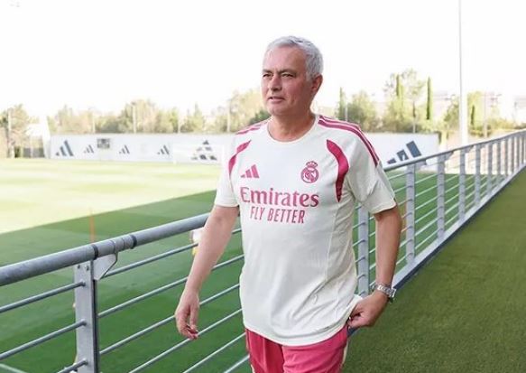 Mourinho ka zgjeruar stafin e tij te Real Madrid me emra të rinj si Pedro Machado, Antonio Días dhe Nuno Santos.