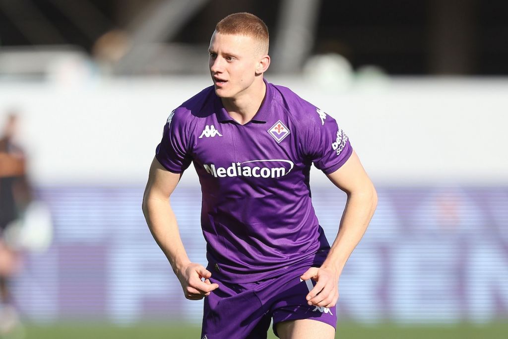 Torino ka finalizuar marrëveshjen për transferimin e mbrojtësit Pietro Comuzzo nga Fiorentina për 20 milionë euro.