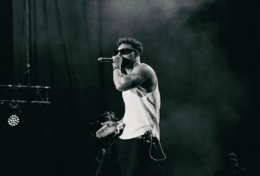 Ledri Vula ndez skenën e “Sunny Hill” me performancën e tij energjike