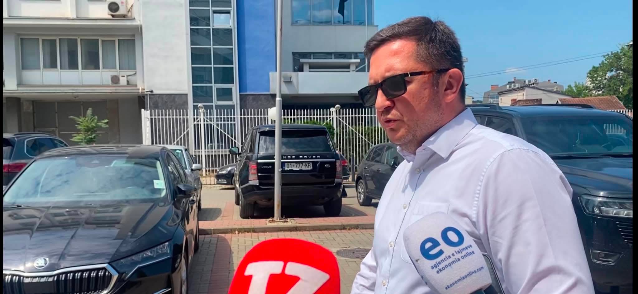 Seanca konstituive ndërpritet, Mustafa: Kurti veproi në emër të partisë së tij