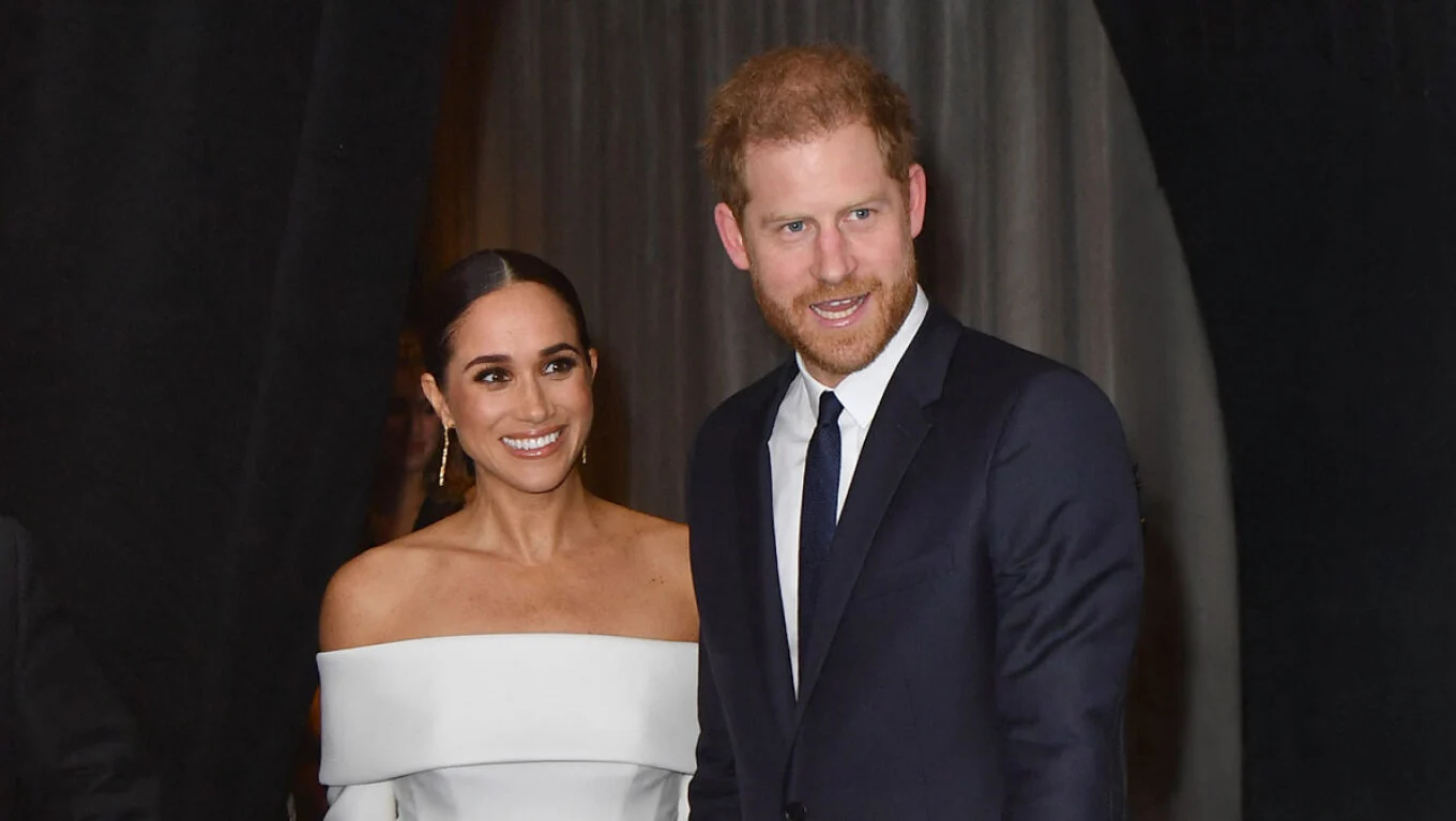 Rikthimi i Harry-t në Britani: Një kapitull i ri dhe tensione të vjetra në familjen mbretërore