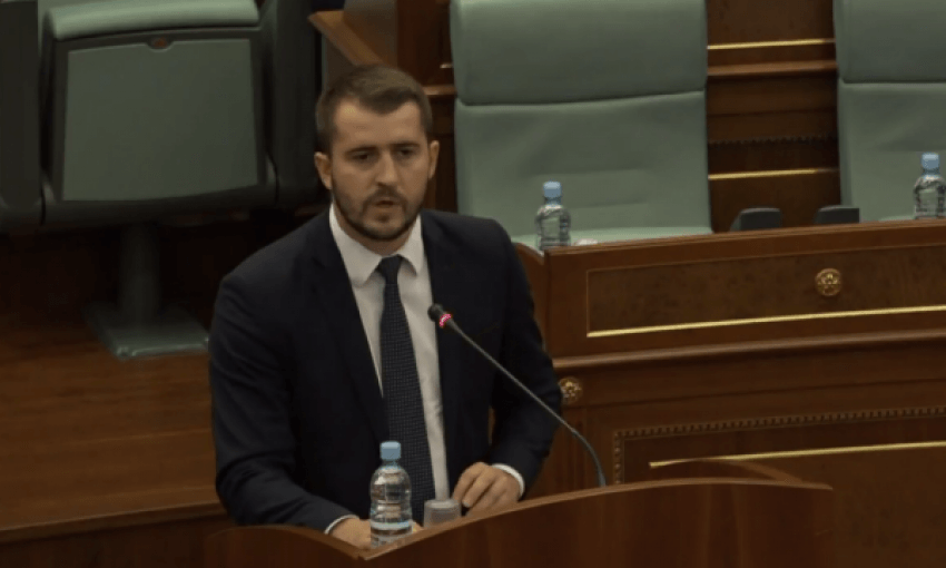 Lushtaku refuzon koalicionin me Vetëvendosjen, por qëndron në PDK