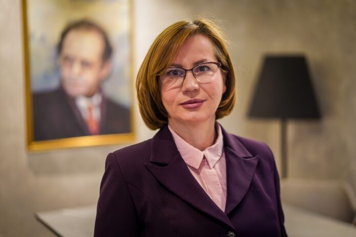 Debati brenda LDK-së për shkarkimin e Abdixhikut dhe pretendimet për shitblerje vote