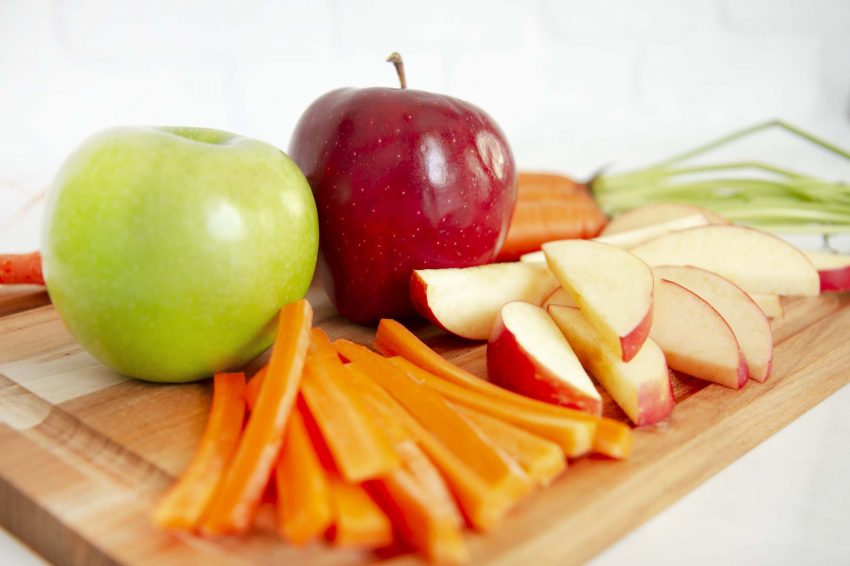 5 Arsye Shëndetësore për të Shtuar Mollën në Dietën Ditore