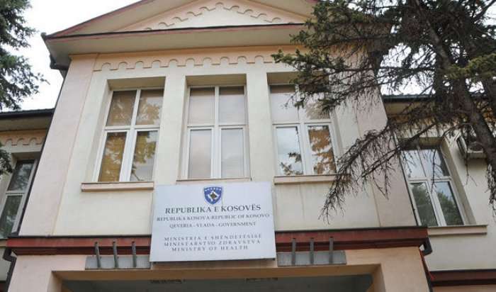 Mjekët e Biokimisë Klinike kanë paralajmëruar protestë për të enjten, më 11 qershor 2026, kundër ndryshimeve në Udhëzimin Administrativ 02/2026 që lejojnë farmacistët të ndjekin specializimin në Biokimi Klinike.