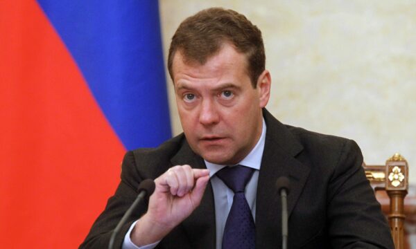 Medvedev paralajmëron Evropën pas sulmit me dron në Rumani