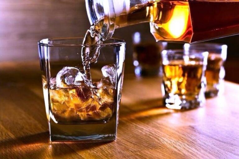 Si ndikon alkooli në memorien tuaj? Një zbulim i pazakontë nga shkenca