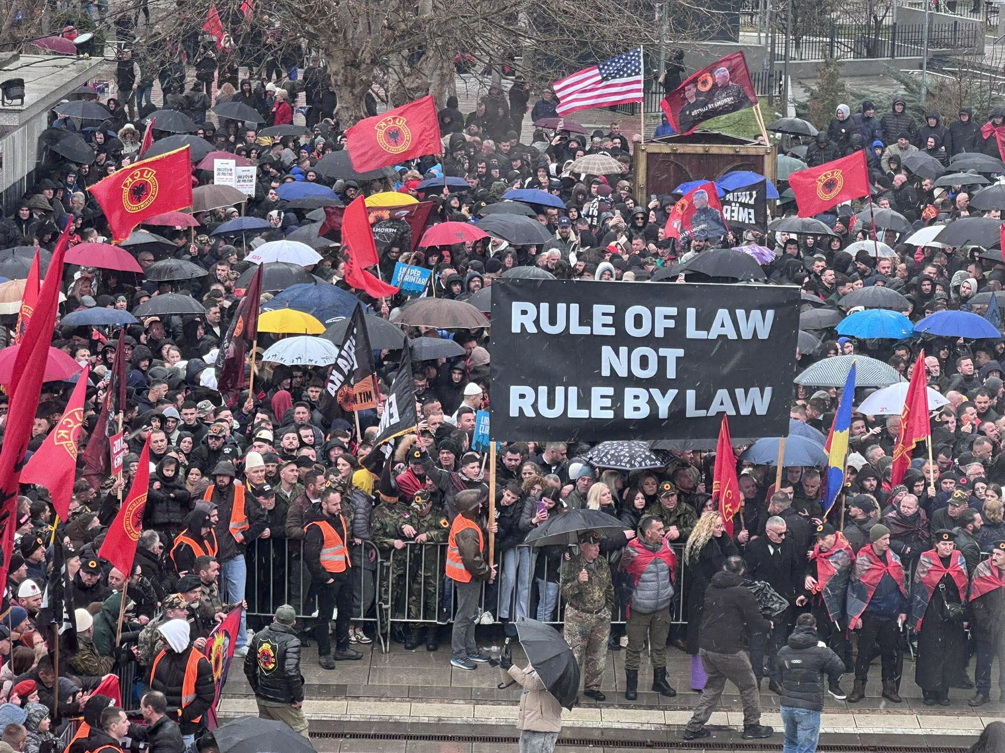 Aktgjykimi ndaj Thaçit dhe ish-krerëve të UÇK-së është shtyrë për më 16 shtator dhe janë paralajmëruar protesta kundër Gjykatës Speciale.