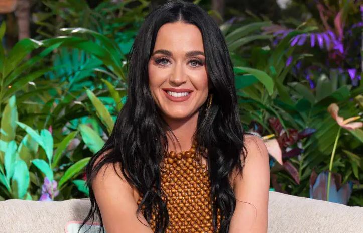 Si Katy Perry krijoi një identitet për të shpëtuar veten nga e kaluara