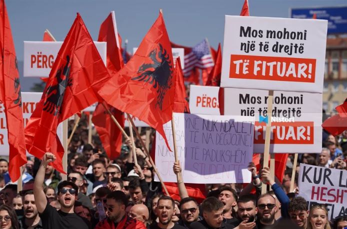 Nesër në Tiranë mbahet protestë në mbështetje të studentëve shqiptarë në Maqedoninë e Veriut me marshim drejt ambasadës maqedonase.