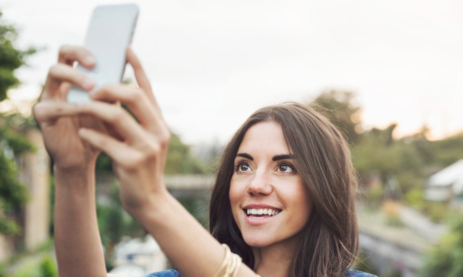 Selfiet dhe një sëmundje e re mendore: çfarë fshihet pas tyre?