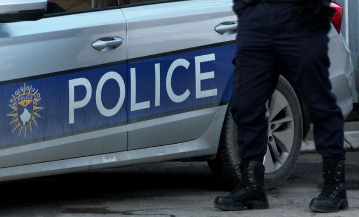 Katër raste të armëmbajtjeve pa leje në 24 orët e fundit në Kosovë